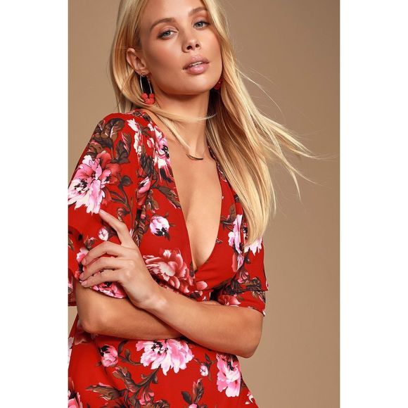 (Sold) Lulu’s Laclair Red Floral Print Surplice Skater Dress Size L - Picture 3 of 8